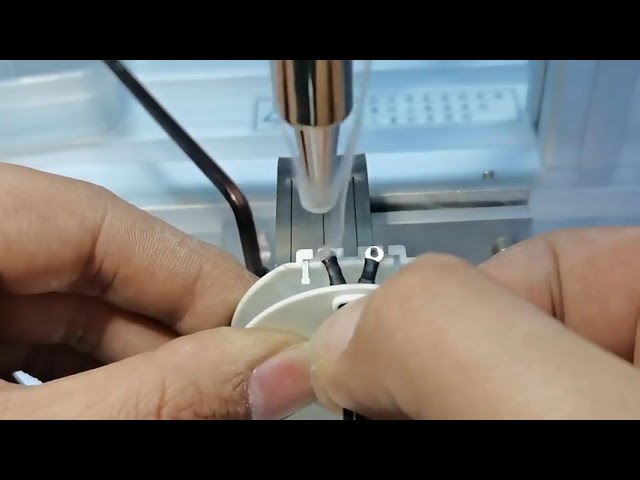 ماكينة تصنيع كابلات USB شبه أوتوماتيكية – أحدث آلة لحام صغيرة لموصلات USB-A وMicro وLightning
