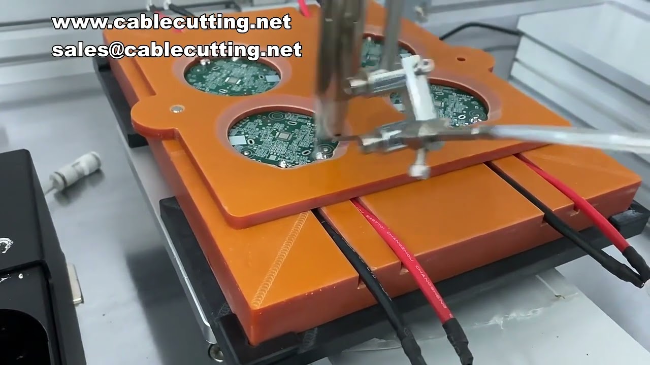 آلة لحام الموجة الأوتوماتيكية مع تغذية القصدير للوحات PCB وأسلاك USB - ماكينة لحام دقيقة وفعالة