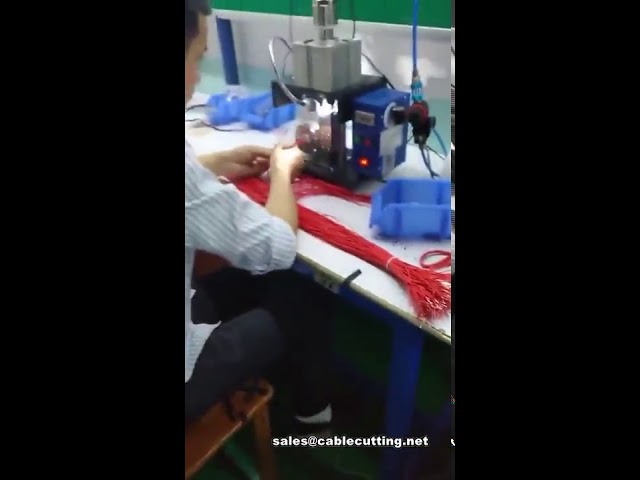 آلة تجعيد الأطراف المعزولة والأنبوبية: حل احترافي للتجميع الكهربائي الصناعي